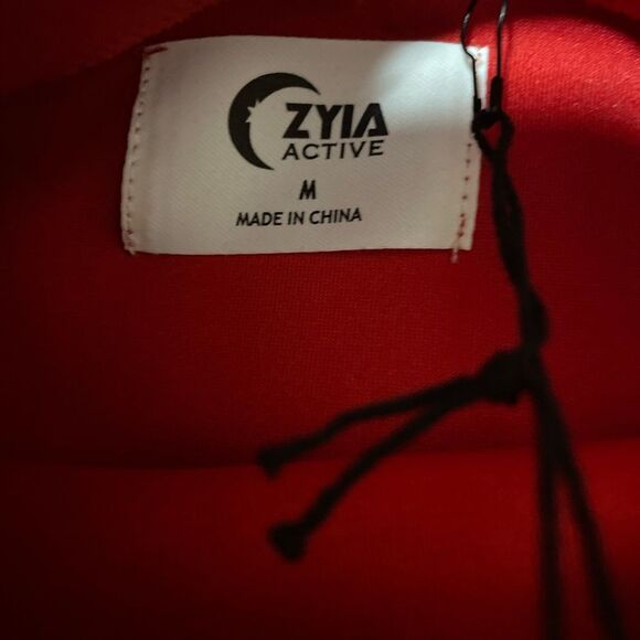 Zyia Active Men's Red Activation Hoodie Size Medium 18525M NWT - Picture 4 of 6